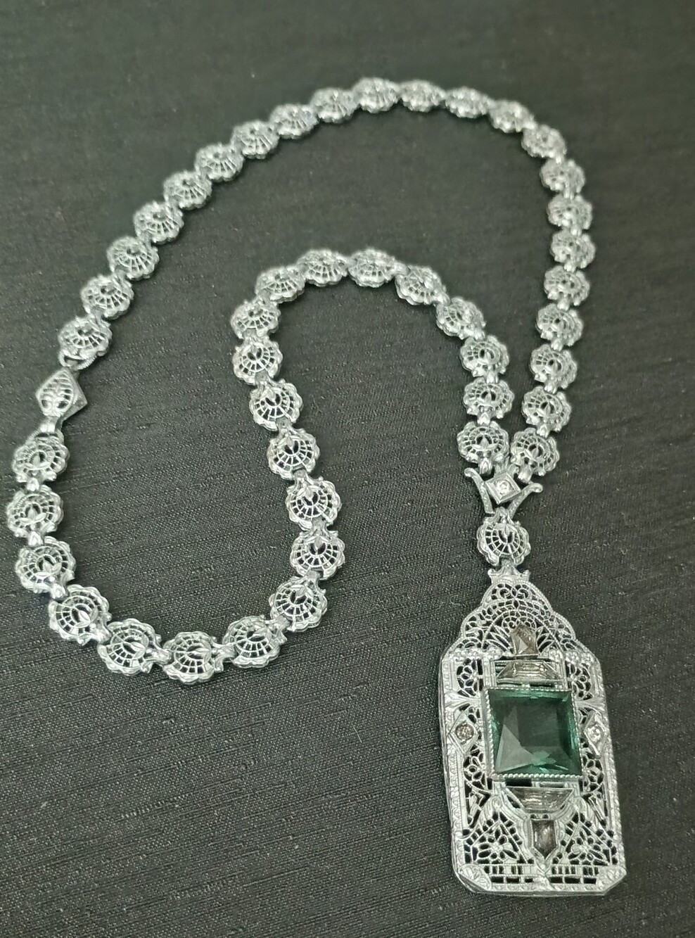 Elegant Art Deco 1920 Silver Filigree Necklace with Green Gemstone Pendant
